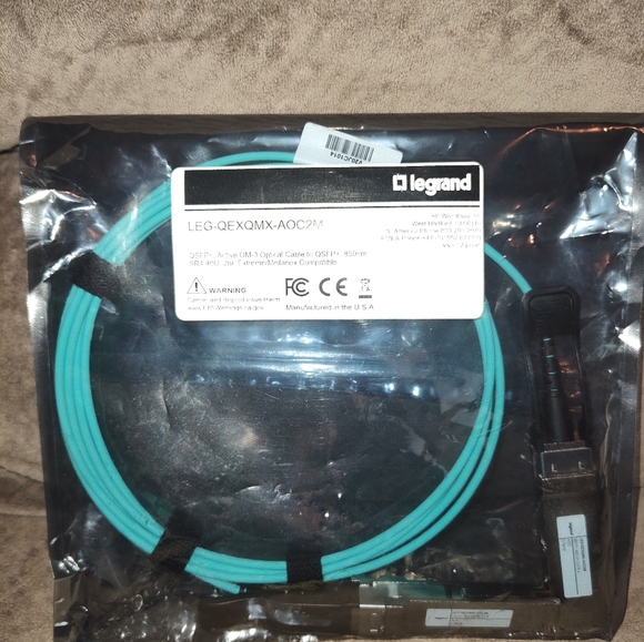 Legrand QSFP+, Active OM-3 Optical Cable to QSFP+, 850nm SR4 40G 2m - Picture 7 of 7